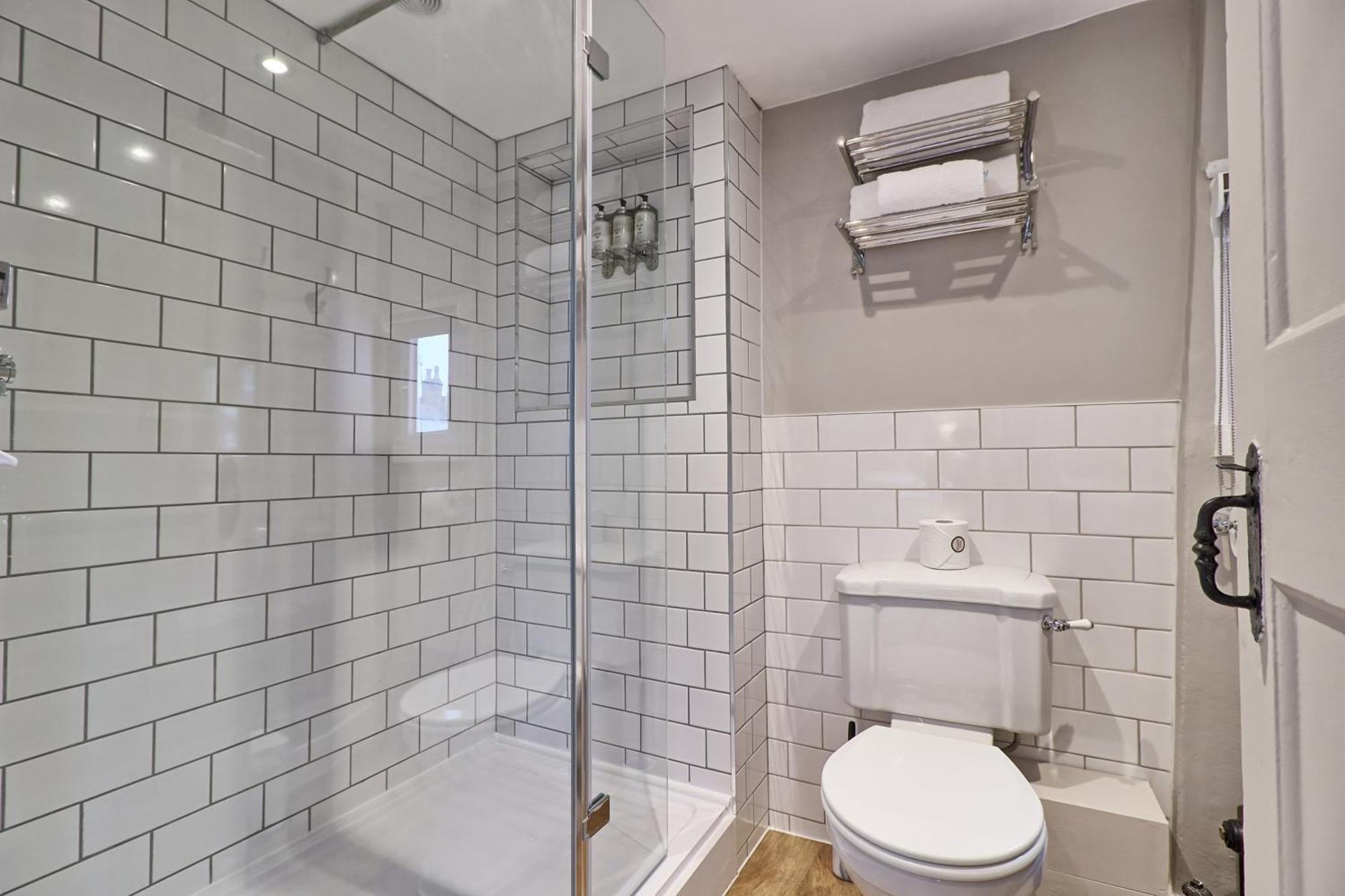Ranfield'S Brasserie Hotel Rooms คอร์กิเชล ภายนอก รูปภาพ