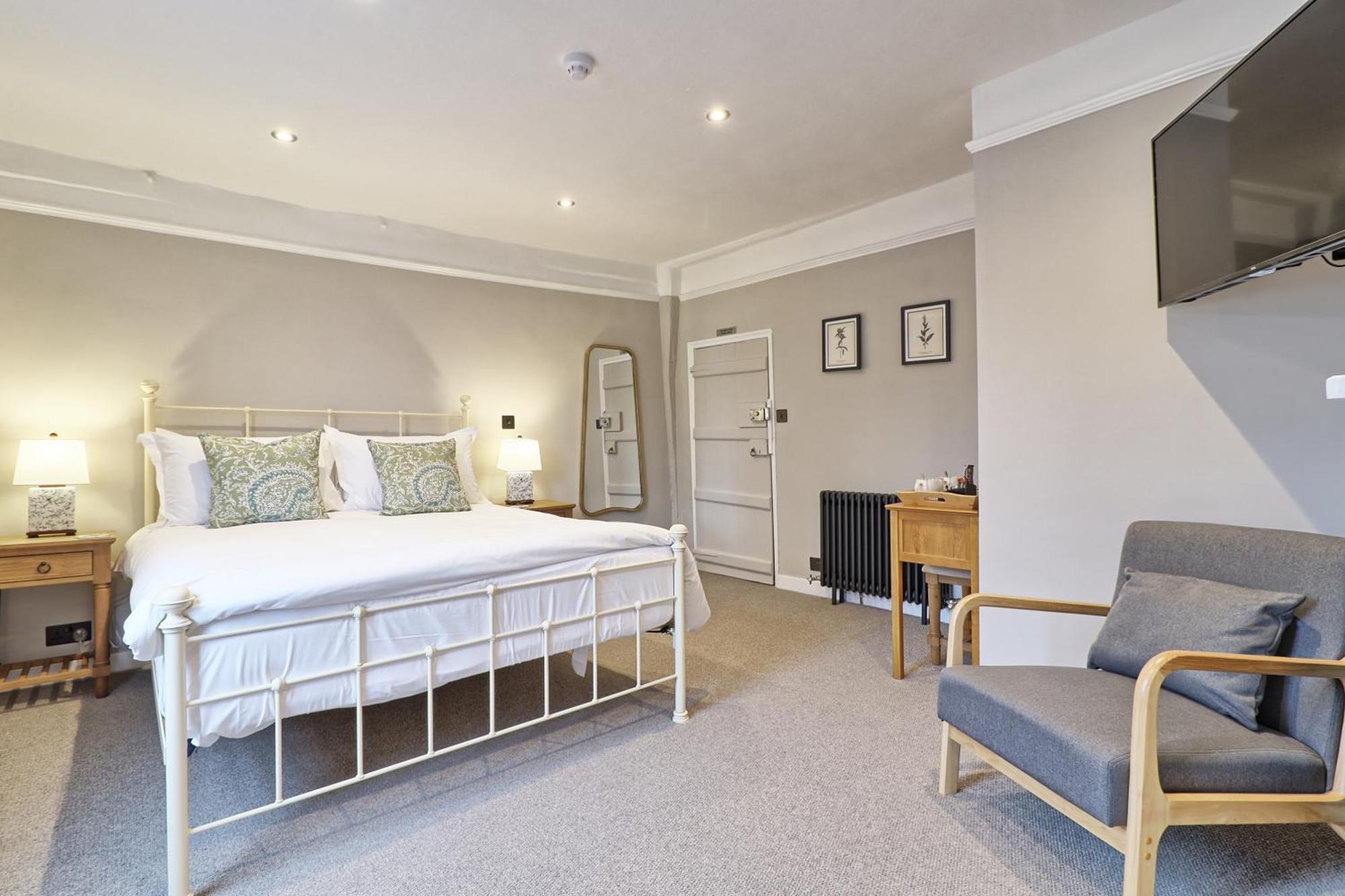 Ranfield'S Brasserie Hotel Rooms คอร์กิเชล ภายนอก รูปภาพ
