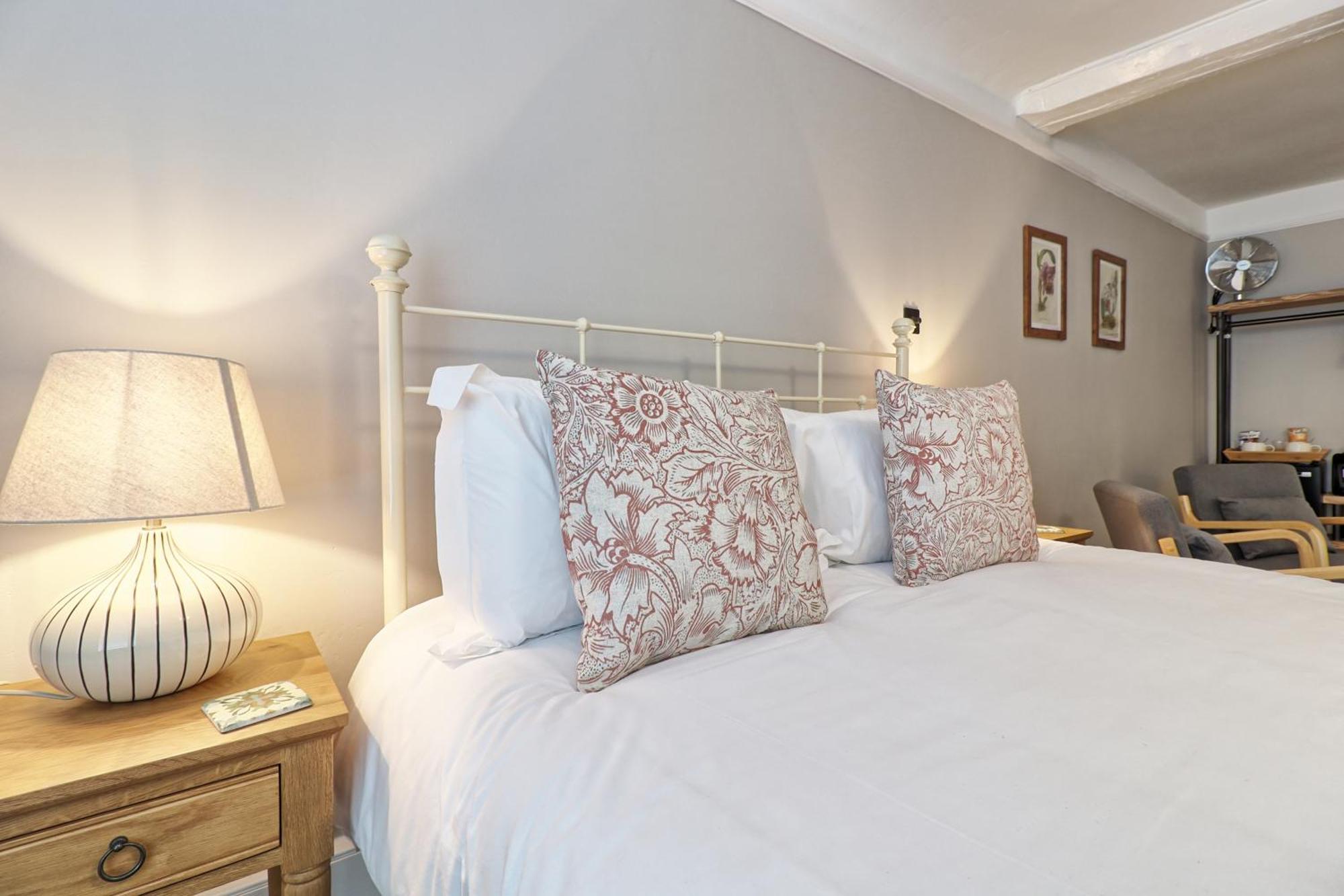 Ranfield'S Brasserie Hotel Rooms คอร์กิเชล ภายนอก รูปภาพ